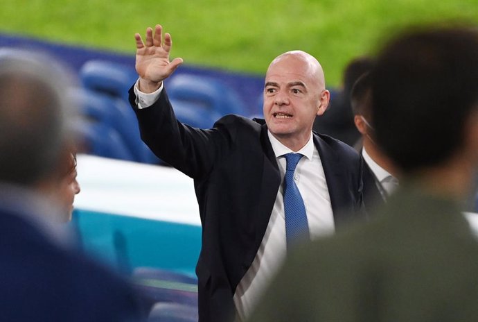 Archivo - 11 June 2021, Italy, Rome: FIFA President Gianni Infantino attends the UEFA EURO 2020 Group Asoccer match between Italy and Turkey at the Olympic Stadium. Photo: Matthias Balk/dpa