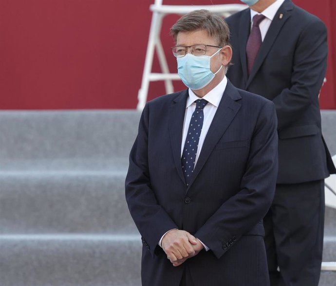 El president de la Generalitat, Ximo Puig, durante el acto solemne de homenaje a la bandera nacional y desfile militar en el Día de la Hispanidad, a 12 de octubre de 2021, en Madrid, (España).