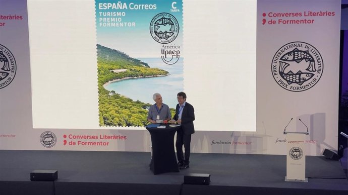 Correos presenta en Sevilla el seño dedicado al Premio Formentor