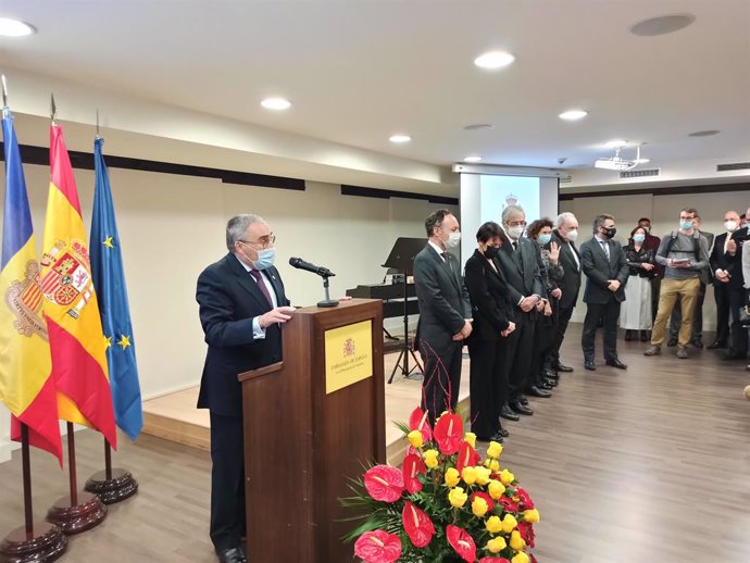 El embajador de España en Andorra, ngel Ros, durante el discurso pronunciado en la recepción del 12 de Octubre