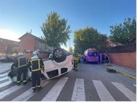 Una mujer de 52 años pierde el control de su vehículo e impacta contra otro aparcado en Mejorada del Campo