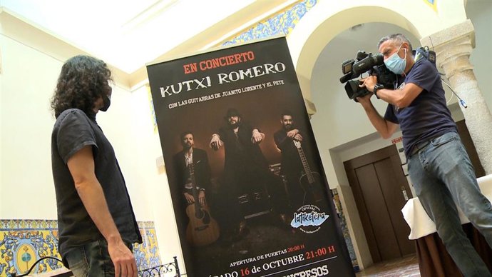 Archivo - Presentación del concierto de Kutxi Romero en Mérida, el pasado mes de mayo.
