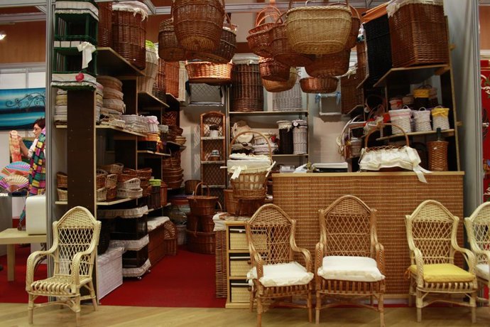 Archivo - Feria de Artesanía, FARCAMA, Sillas, Madera, Mimbre, Stand