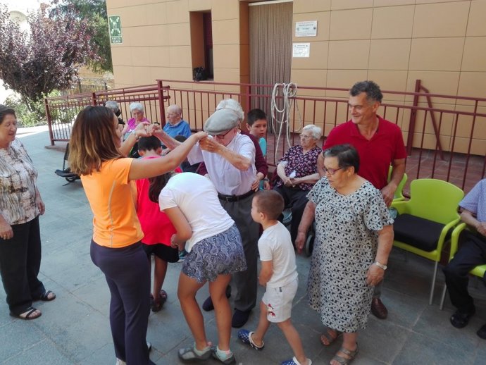 Uno de los talleres para mayores que realiza la asociación