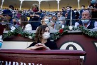 Ayuso critica que Instagram le censure una foto en la Plaza de las Ventas por un posible motivo "ideológico"