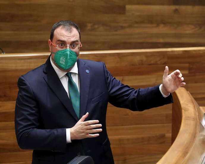El presidente del Principado de Asturias, Adrián Barbón