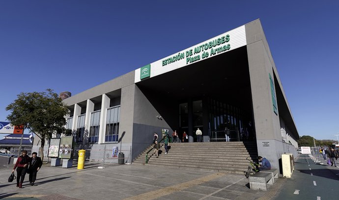 Archivo - Exterior de la estación de autobuses Plaza de Armas de Sevilla