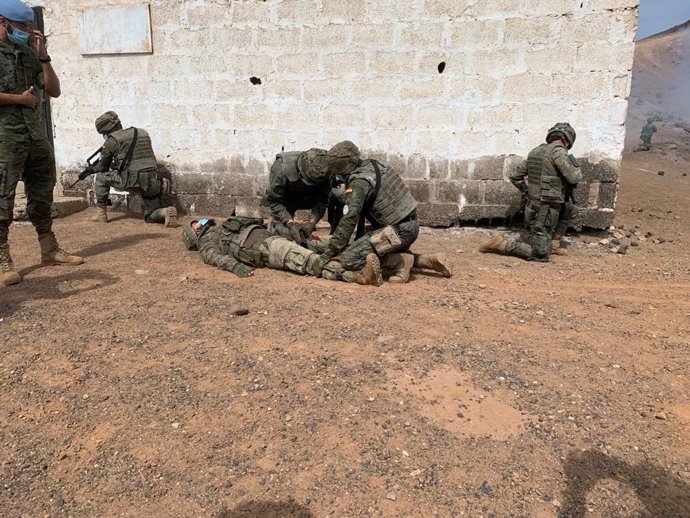 Archivo - Efectivos de la Brigada 'Canarias' XVI durante su entrenamiento en Canarias