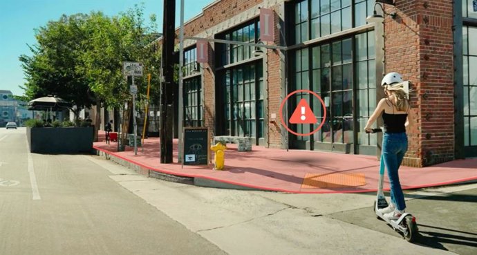 Sistema de alerta para evitar los patinetes en las aceras