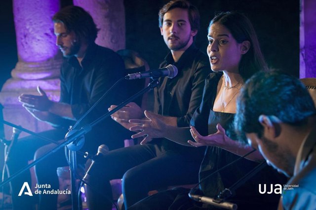 Actuación de Ángeles Toledano