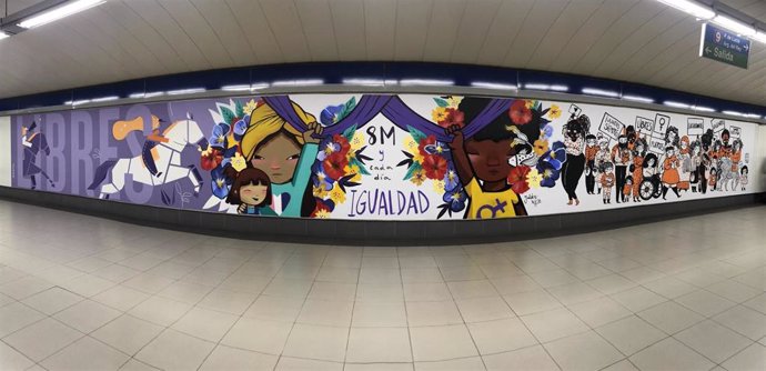 Archivo - Mural de grafitis por el 8M en el Metro de Madrid