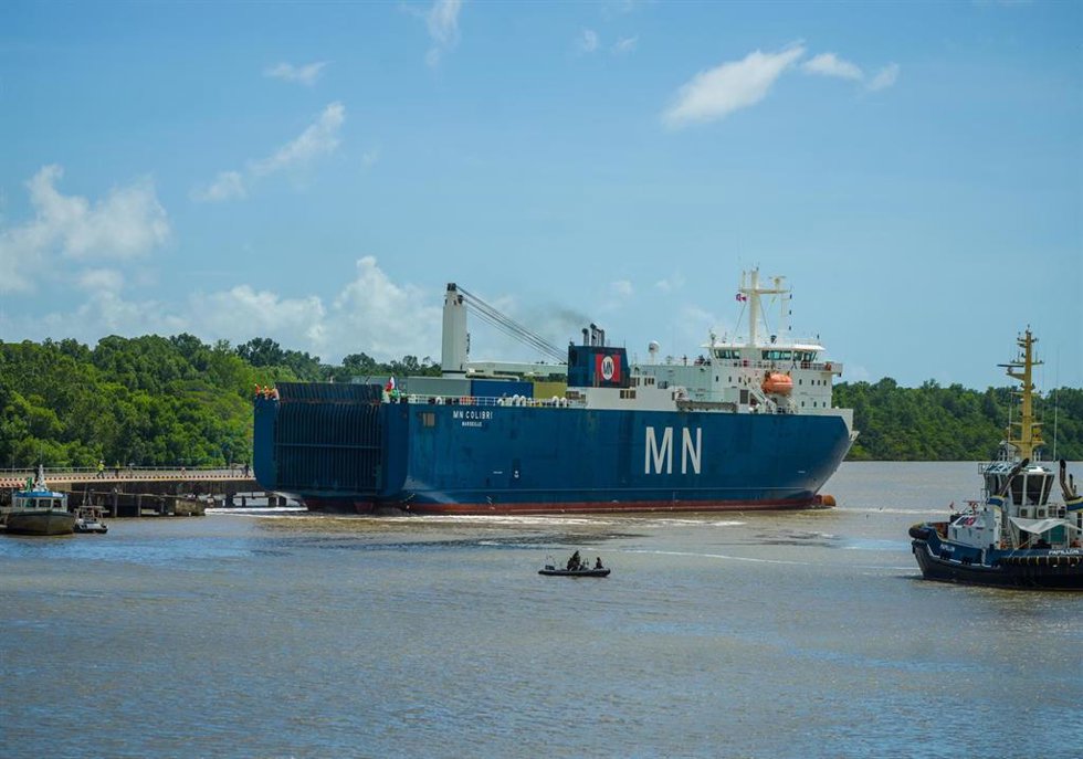 Llegada a Guayana Francesa del barco que ha transportado al telescopio Webb de la NASA durante 16 días desde California
