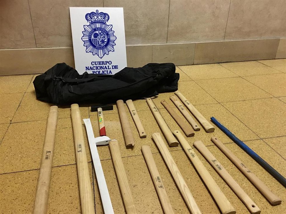 En libertad con cargos los dos detenidos en el dispositivo de seguridad con motivo del partido del Oviedo y el Sporting.