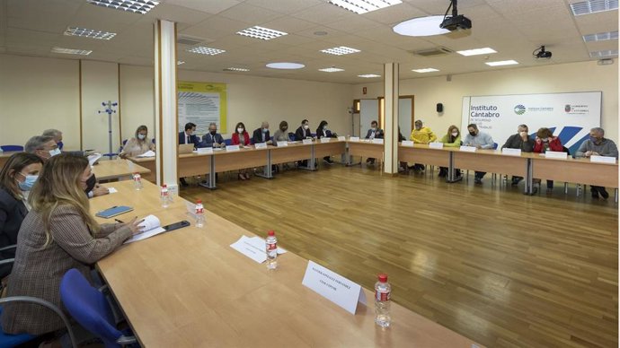 La Consejera De Empleo Y Políticas Sociales, Ana Belén Álvarez, Preside El Pleno Del Consejo Cántabro De Seguridad Y Salud En El Trabajo