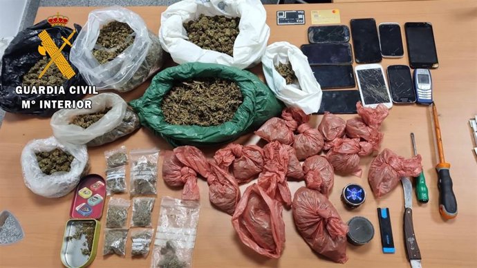 Droga intervenida en un coche que circulaba por la A-8