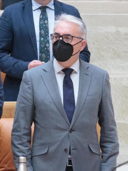 El portavoz del Grupo Parlamentario del PP, Jesús Ángel Garrido, en el Debate sobre el Estado de la Región