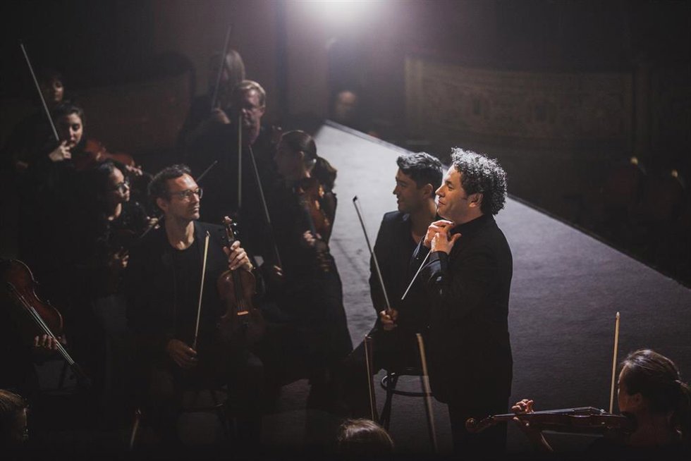 Archivo - La filmación final de Symphony tuvo lugar en el Gran Teatro del Liceo de Barcelona en agosto de 2019 bajo la batuta del director de orquesta Gustavo Dudamel y los músicos de la Mahler Chamber Orchestra.