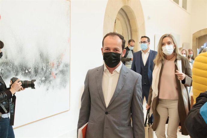 El portavoz del Grupo Parlamentario de Ciudadanos, Pablo Baena, a su llegada al Debate sobre el Estado de la Región