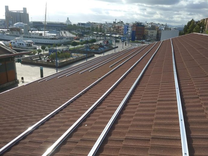 El Port de Tarragona instala 588 paneles fotovoltaicos que ahorrarán 32.000 euros anuales