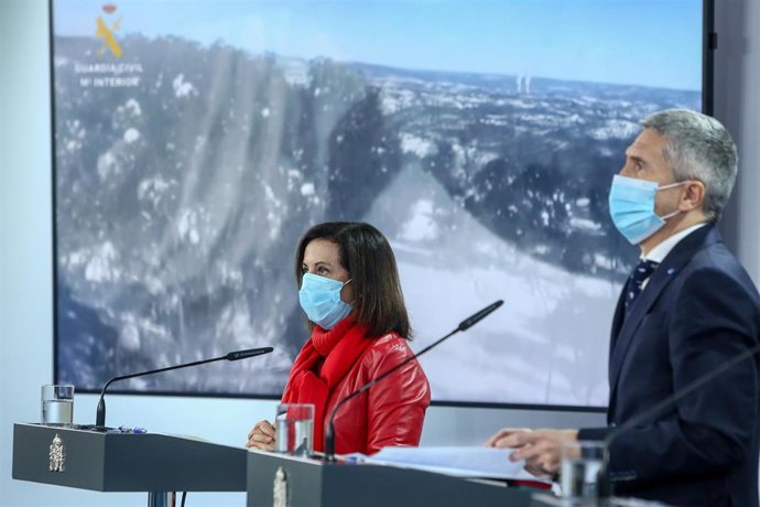 Archivo - La ministra de Defensa, Margarita Robles; y el ministro del Interior, Fernando Grande-Marlaska.