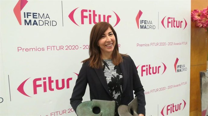 La directora general de Turismo de Baleares, Rosana Morillo, en la recogida de los Premios Fitur 2020-2021