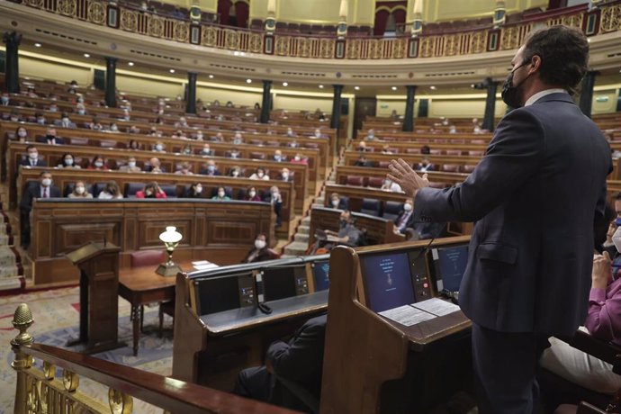 El líder del PP, Pablo Casado, interviene en una sesión de control al Gobierno en el Congreso de los Diputados, a 13 de octubre de 2021, en Madrid, (España). 