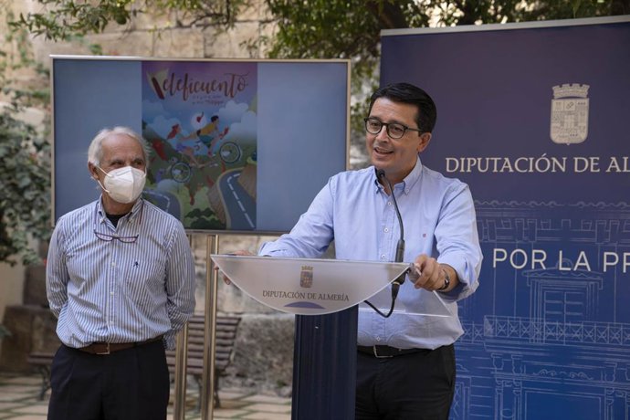 Presentación del 'Veleficuento' en la Diputación de Almería