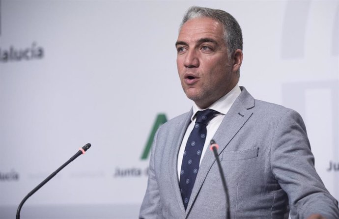 El consejero de la Presidencia, Administración Pública e Interior y portavoz del Gobierno andaluz, Elías Bendodo, en rueda de prensa tras la reunión del Consejo de Gobierno. En el Palacio de San Telmo. A 13 de octubre de 2021, en Sevilla (Andalucía, Esp