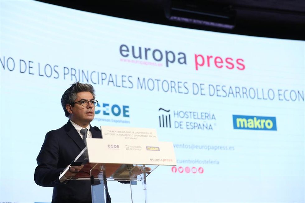 El viceconsejero de Cultura y Turismo de la Comunidad de Madrid, Daniel Martínez, interviene en el encuentro informativo Makro La hostelería, uno de los principales motores de desarrollo económico y social de España, en el Auditorio El Beatriz, a 13 d