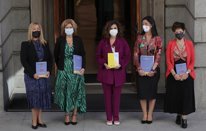 Entrega de los Presupuestos en el Congreso.
