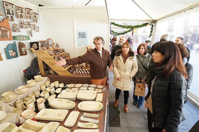 Archivo - Inauguración de la Feria de Artesanía de Navidad en Valladolid. 14-12-18
