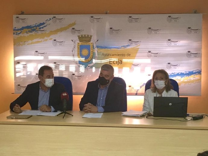 El delegado del Gobierno de la Junta en Sevilla, Ricardo Sánchez, presenta en Écija, en Sevilla, el nuevo plan de empleo de la Junta.