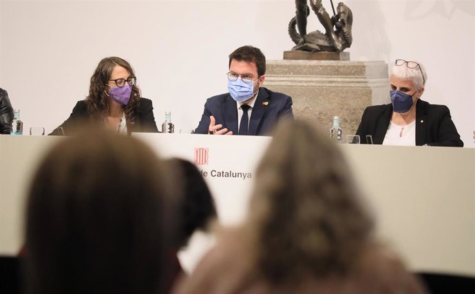El Govern presenta un protocolo contra los feminicidios que identifica situaciones "revictimizantes"