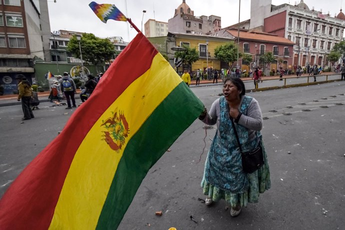 Una partidaria de Evo Morales en las manifestaciones de apoyo tras las denuncias de fraude en 2019.