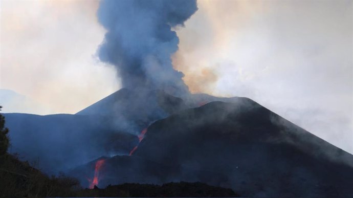 Imagen del volcán de La Palma cuando se cumplen 24 días de la erupción