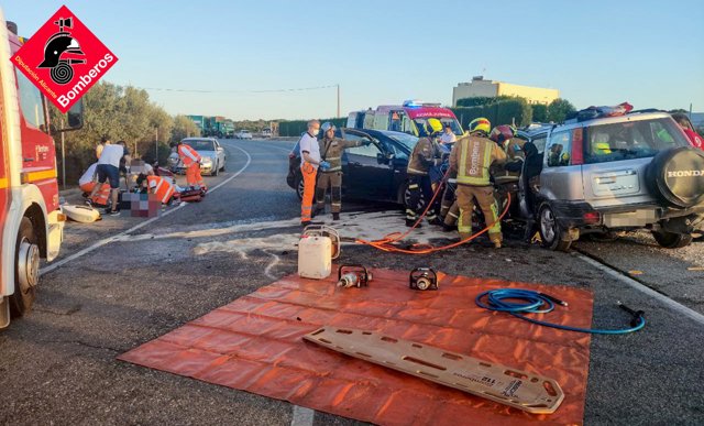 Choque entre dos vehículos