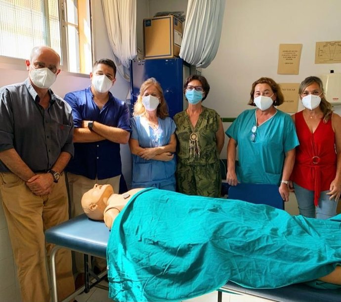 Más De Medio Centenar De Profesionales No Sanitarios, Formados En Técnicas De Reanimación Básica En El Hospital Virgen De La Victoria