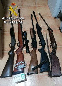 Denido un hombre que ocultaba numerosas armas en su domicilio de Los Navalmorales