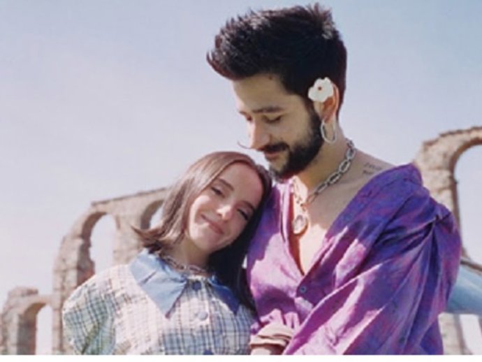 Evaluna y Camilo han anunciado que están esperando su primer hijo con su nueva canción, 'Índigo'