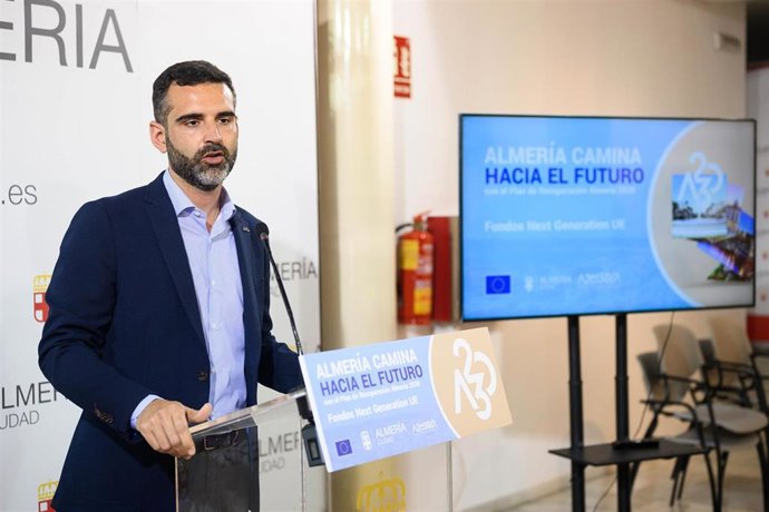 Archivo - El alcalde de Almería, Ramón Fernández-Pacheco (PP)