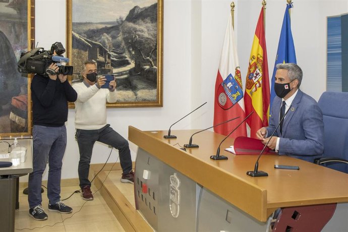 El Vicepresidente Y Consejero De Universidades, Igualdad, Cultura Y Deporte, Pablo Zuloaga