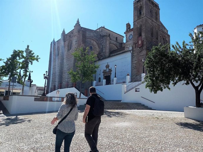 Archivo - Visita al proyecto Sierra Morena de Sevilla, 'Destino Turístico Inteligente'.
