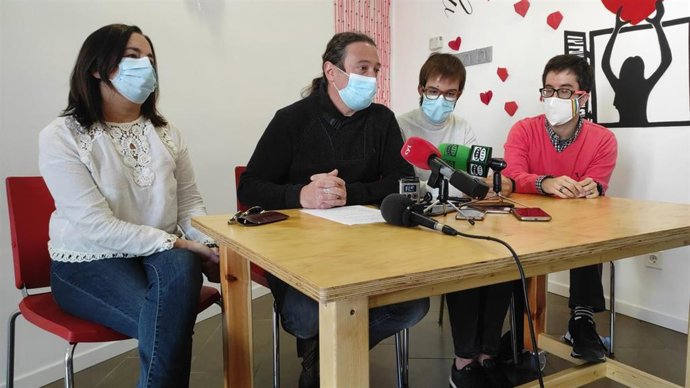 Ana González Apéstegui, Israel Hernando, Víctor Ubierna y Héctor García.