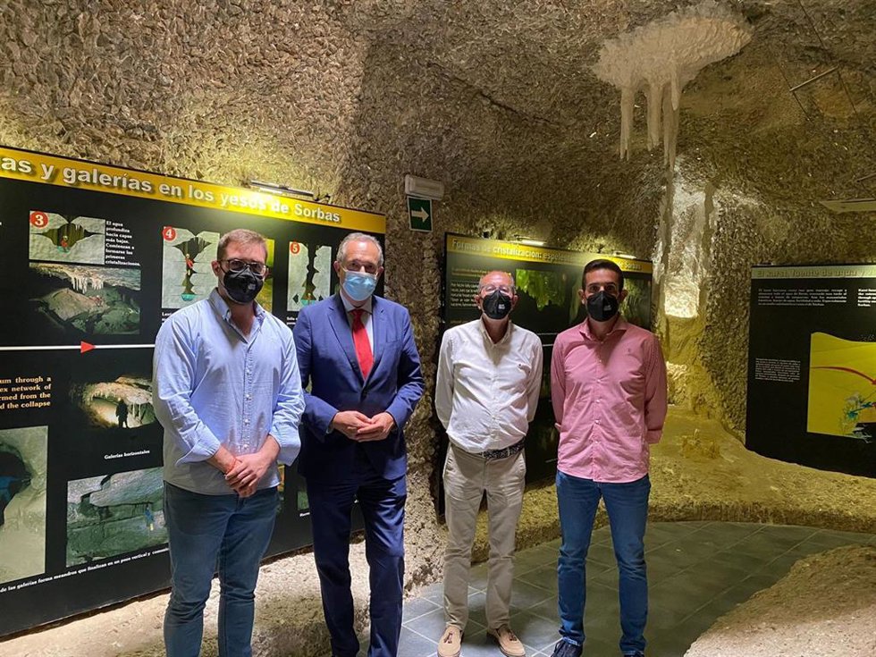 Vicente García Egea en su visita al municipio de Sorbas