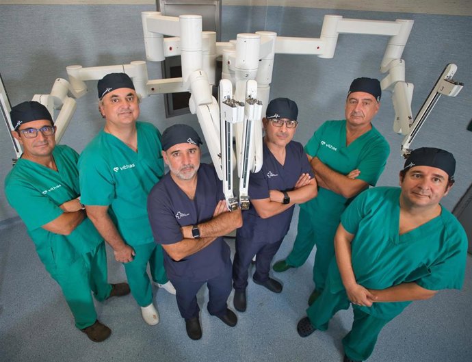 Archivo - El Hospital Vithas Xanit Internacional incorpora un robot Da Vinci de la mano de la Clínica Premium Marbella
