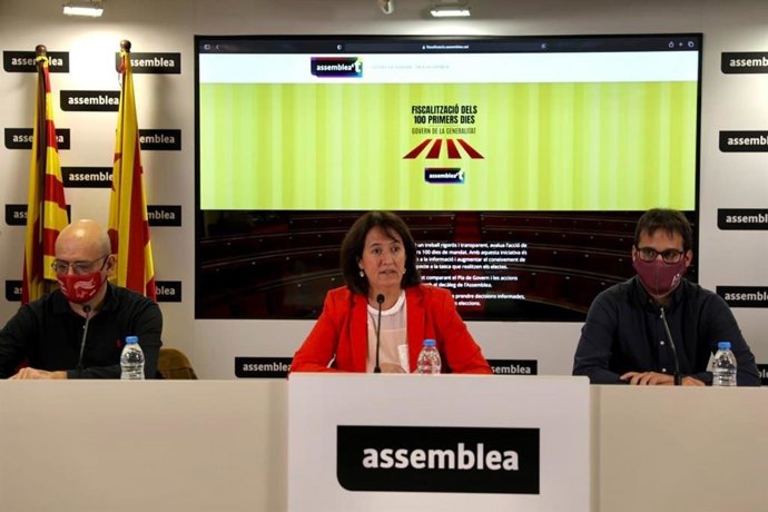 El secretario nacional de la ANC, Jordi Domingo, la presidenta de la entidad, Elisenda Paluzie, y el coordinador de la Comisión de Estrategia y Discurso de la ANC, Arnau Padró.