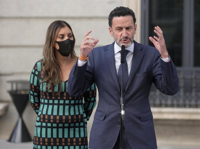 El portavoz parlamentario de Ciudadanos, Edmundo Bal, responde a los medios en el Congreso de los Diputados, a 14 de octubre de 2021, en Madrid, (España).