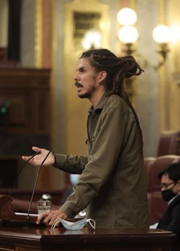 El ex secretario de Organización y diputado de Unidas Podemos Alberto Rodríguez interviene en una sesión plenaria en el Congreso de los Diputados, a 14 de octubre de 2021, en Madrid, (España). El pleno tiene como objeto abordar la ley de Libertad Sexual