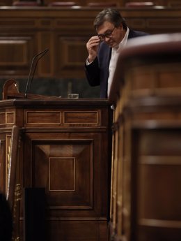 El diputado de Teruel Existe, Tomás Guitarte, en una sesión plenaria en el Congreso 