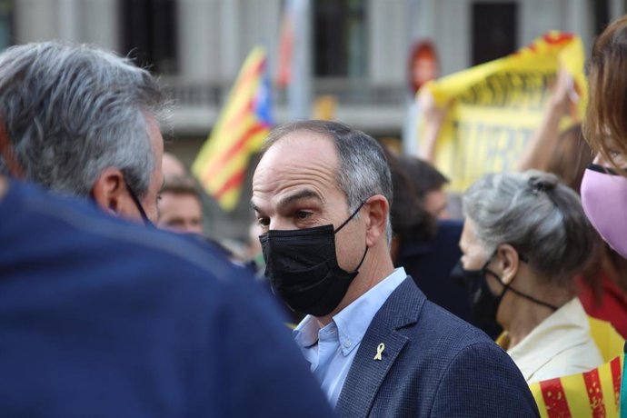 El exconseller y vicepresidente de Junts, Jordi Turull, en una concentración convocada contra la detención del expresidente Carles Puigdemont en l'Alguer (Cerdeña), a 24 de septiembre de 2021, en Barcelona, Catalunya, (España). Convocada por la Assemble